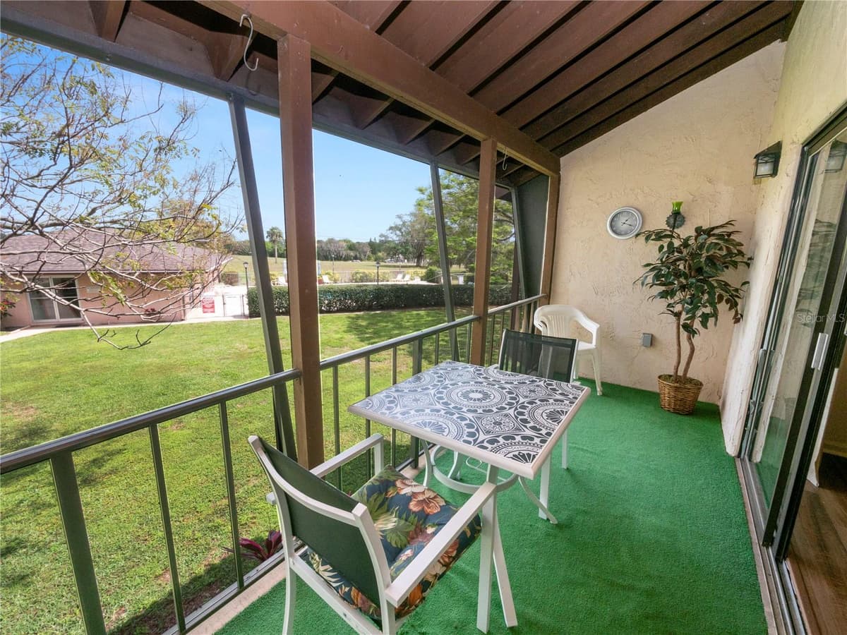 230 LA CASA — photo 19 of 42