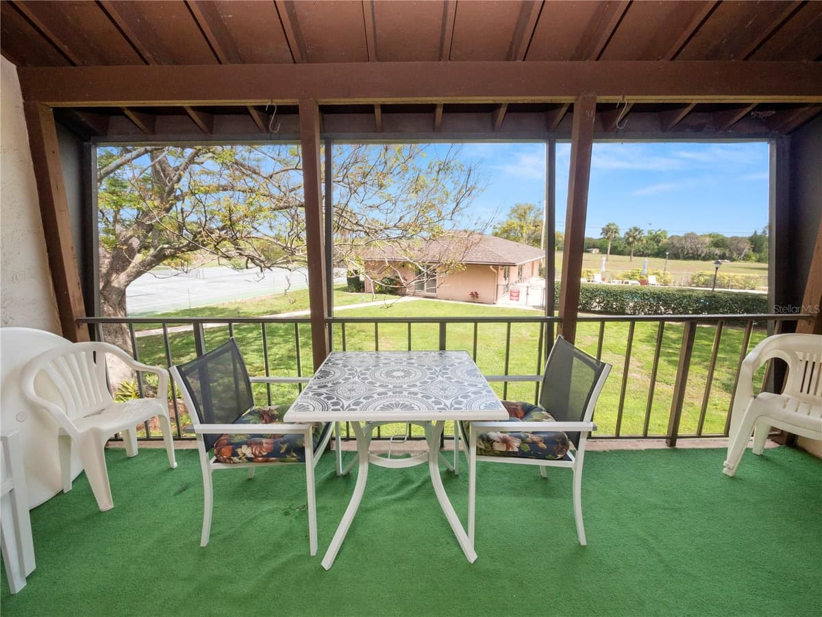230 LA CASA — photo 17 of 42