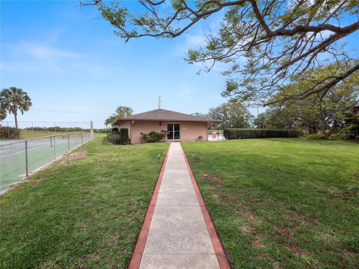 230 LA CASA — photo 41 of 42