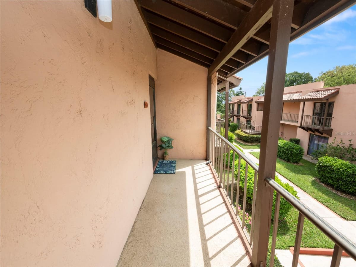 230 LA CASA — photo 5 of 42