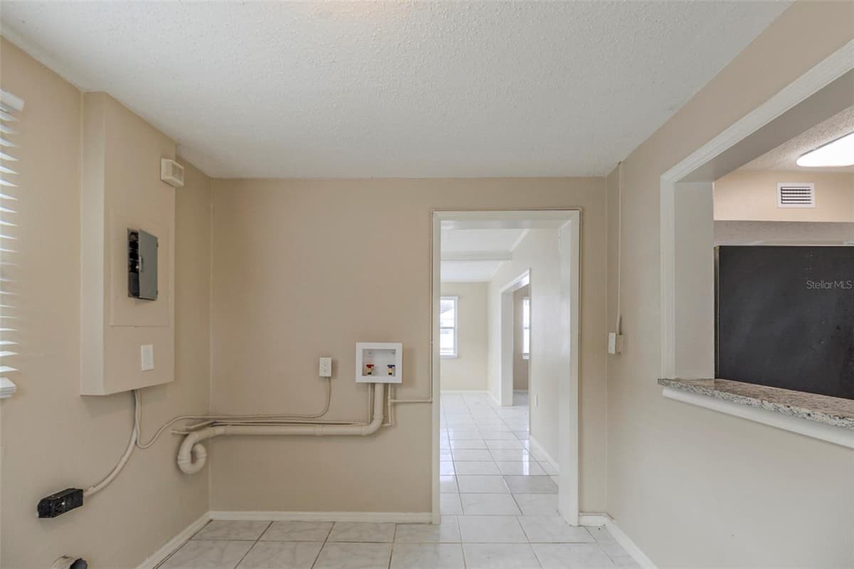 451 ROGERS STREET — photo 12 of 26