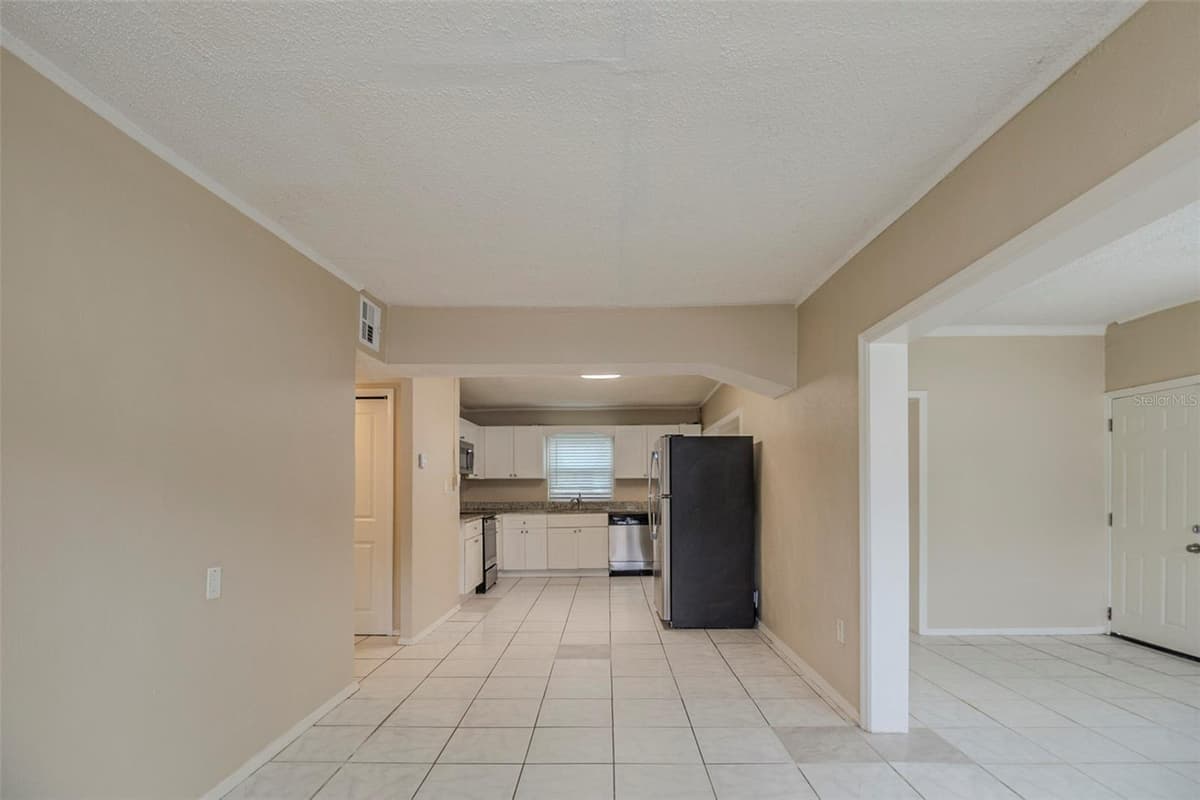 451 ROGERS STREET — photo 7 of 26