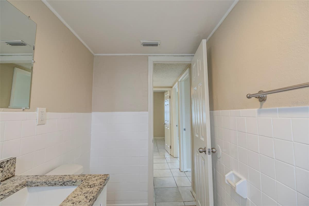 451 ROGERS STREET — photo 21 of 26