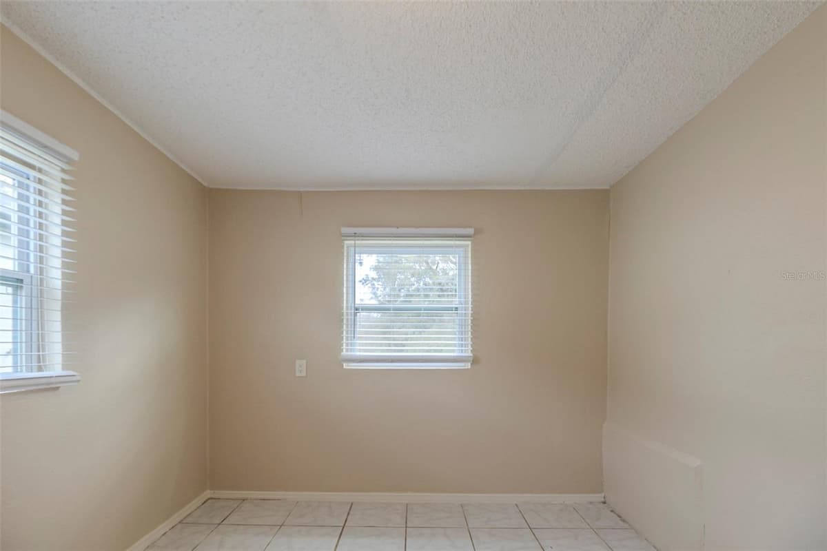 451 ROGERS STREET — photo 14 of 26