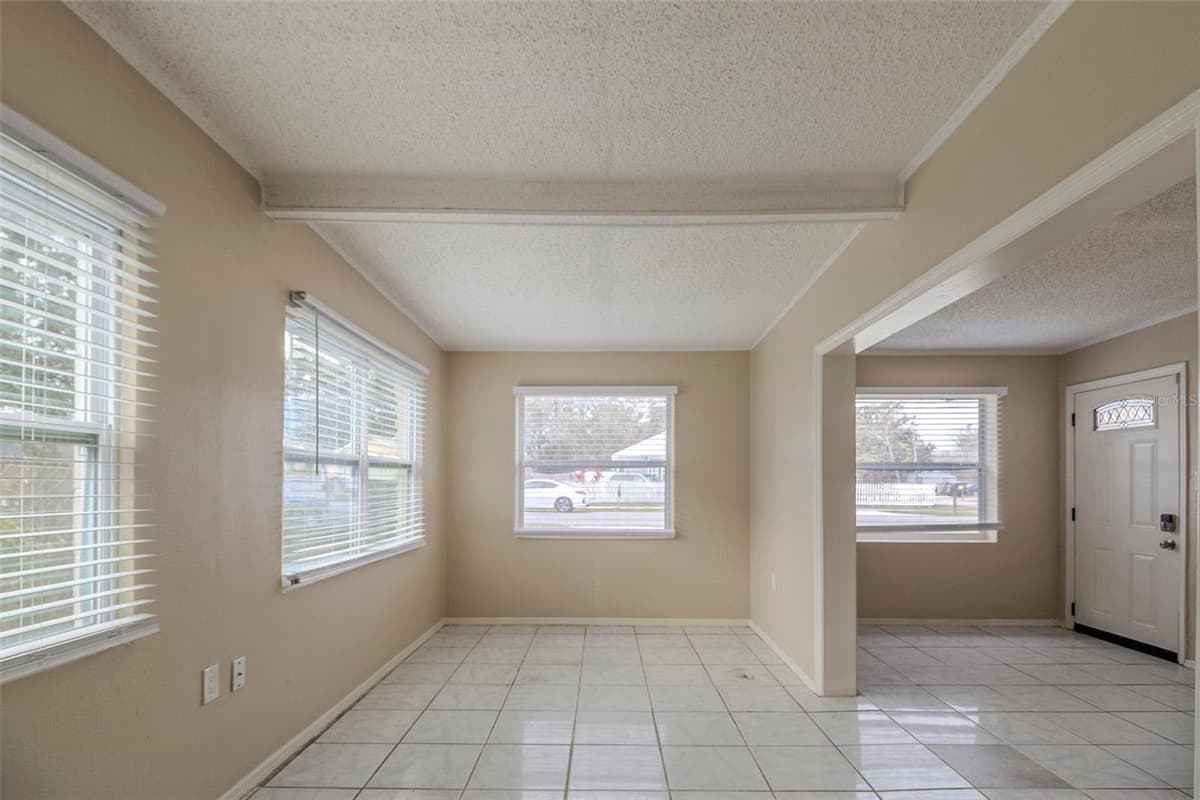 451 ROGERS STREET — photo 5 of 26