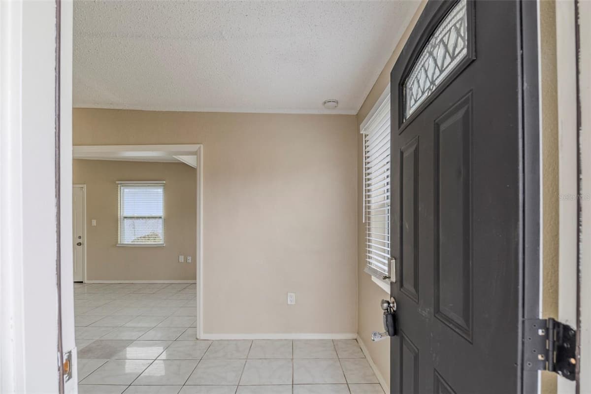 451 ROGERS STREET — photo 4 of 26