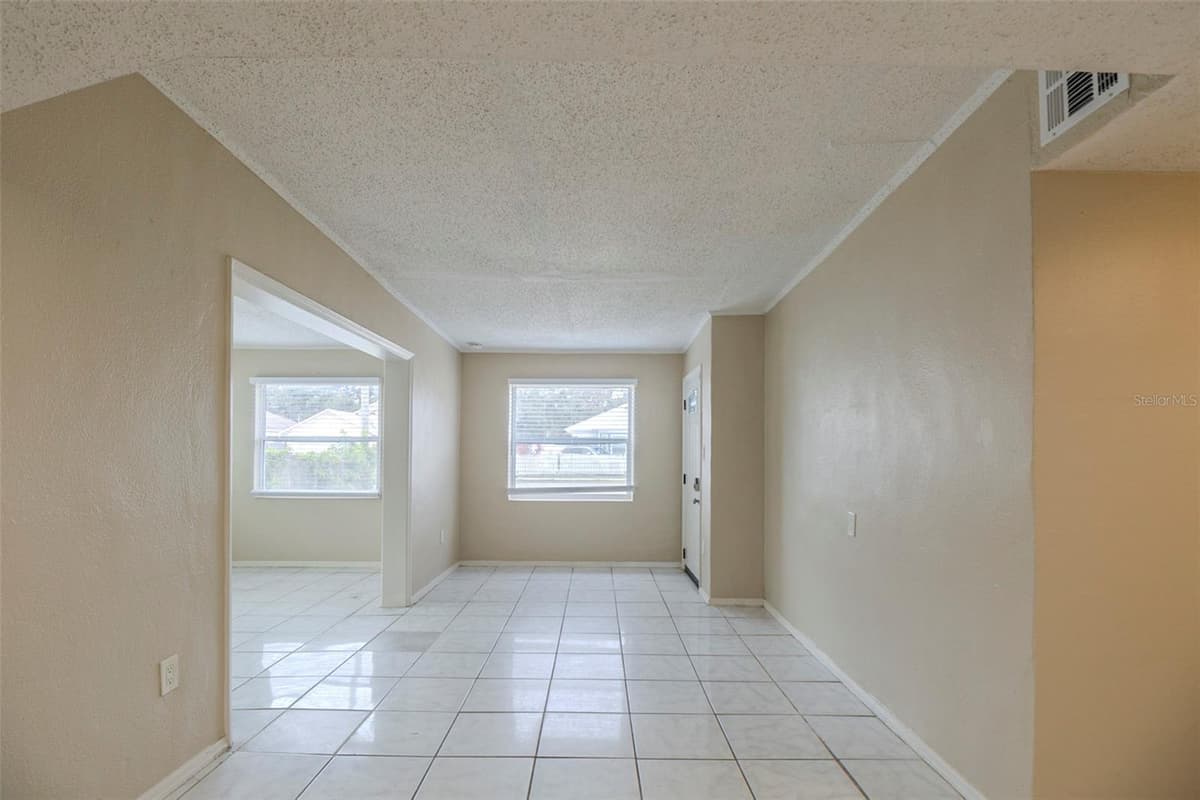 451 ROGERS STREET — photo 6 of 26