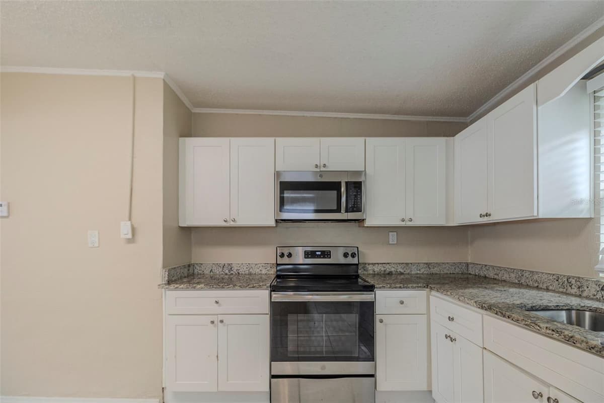 451 ROGERS STREET — photo 9 of 26