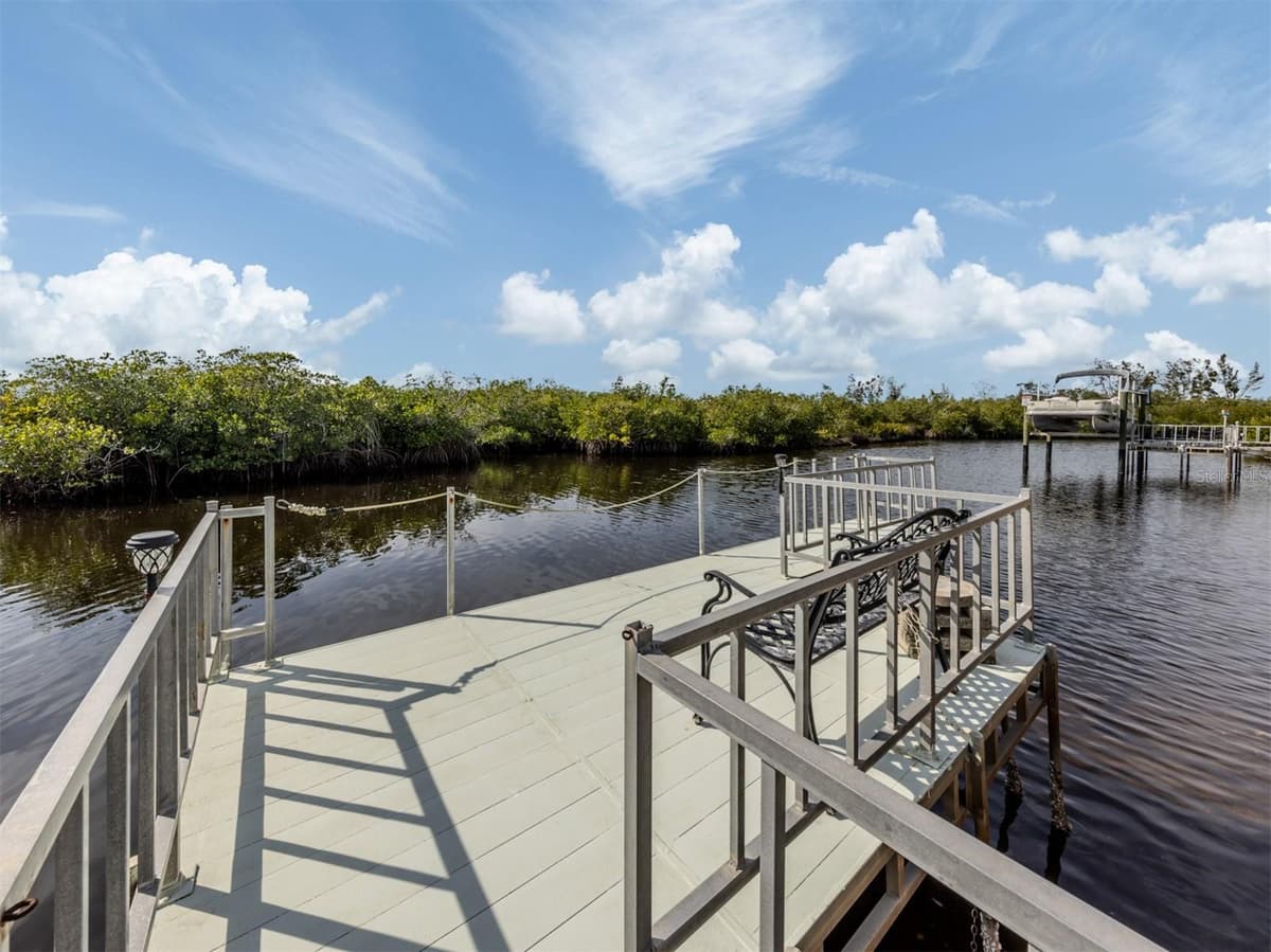 106 ISLAND POINT ROAD — photo 15 of 61