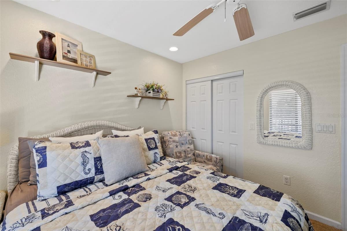 4072 OAKVIEW DRIVE — photo 23 of 49
