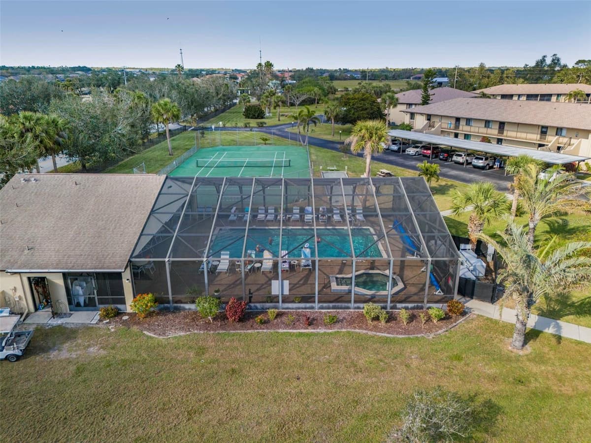 4072 OAKVIEW DRIVE — photo 46 of 49