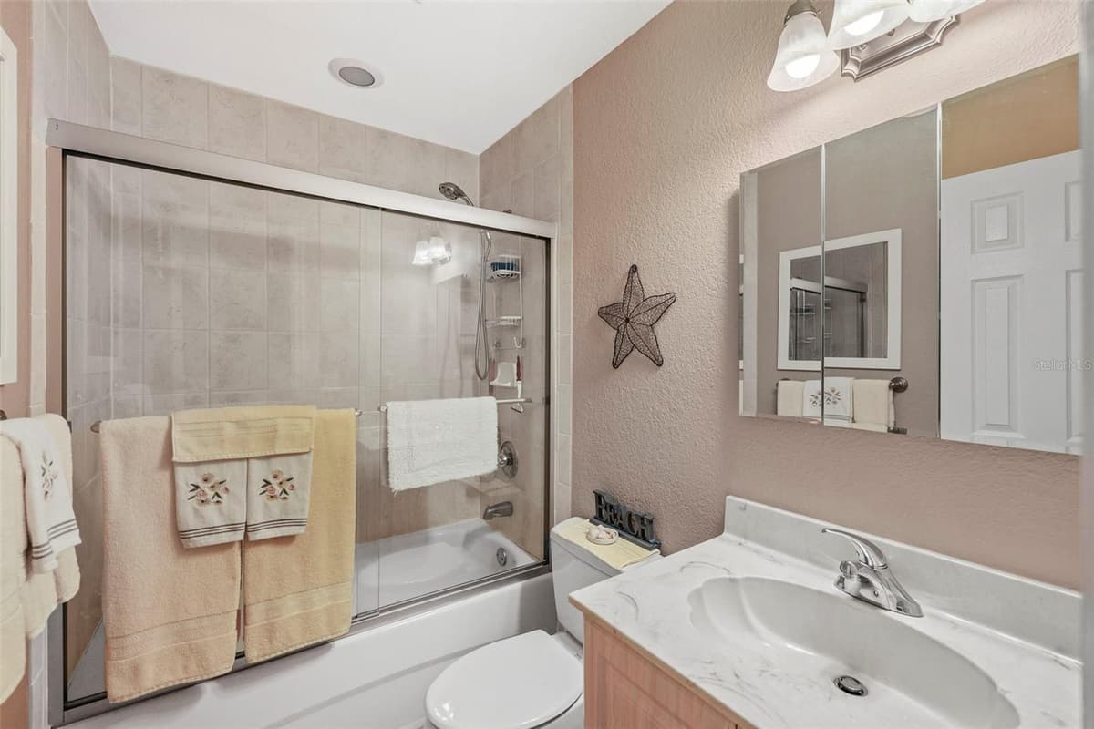 4072 OAKVIEW DRIVE — photo 24 of 49