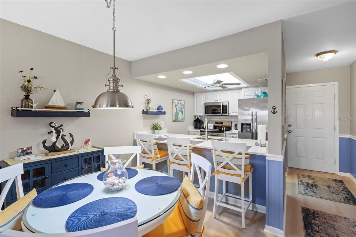 4072 OAKVIEW DRIVE — photo 35 of 49