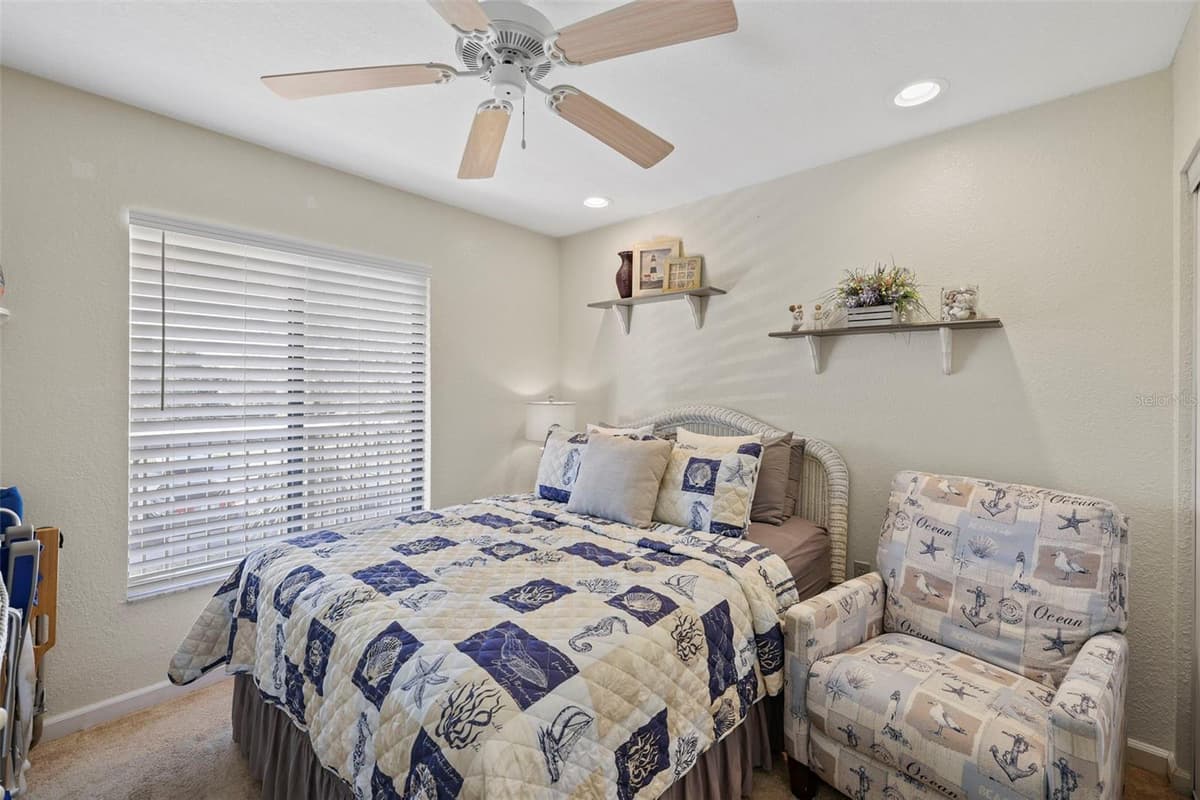 4072 OAKVIEW DRIVE — photo 19 of 49