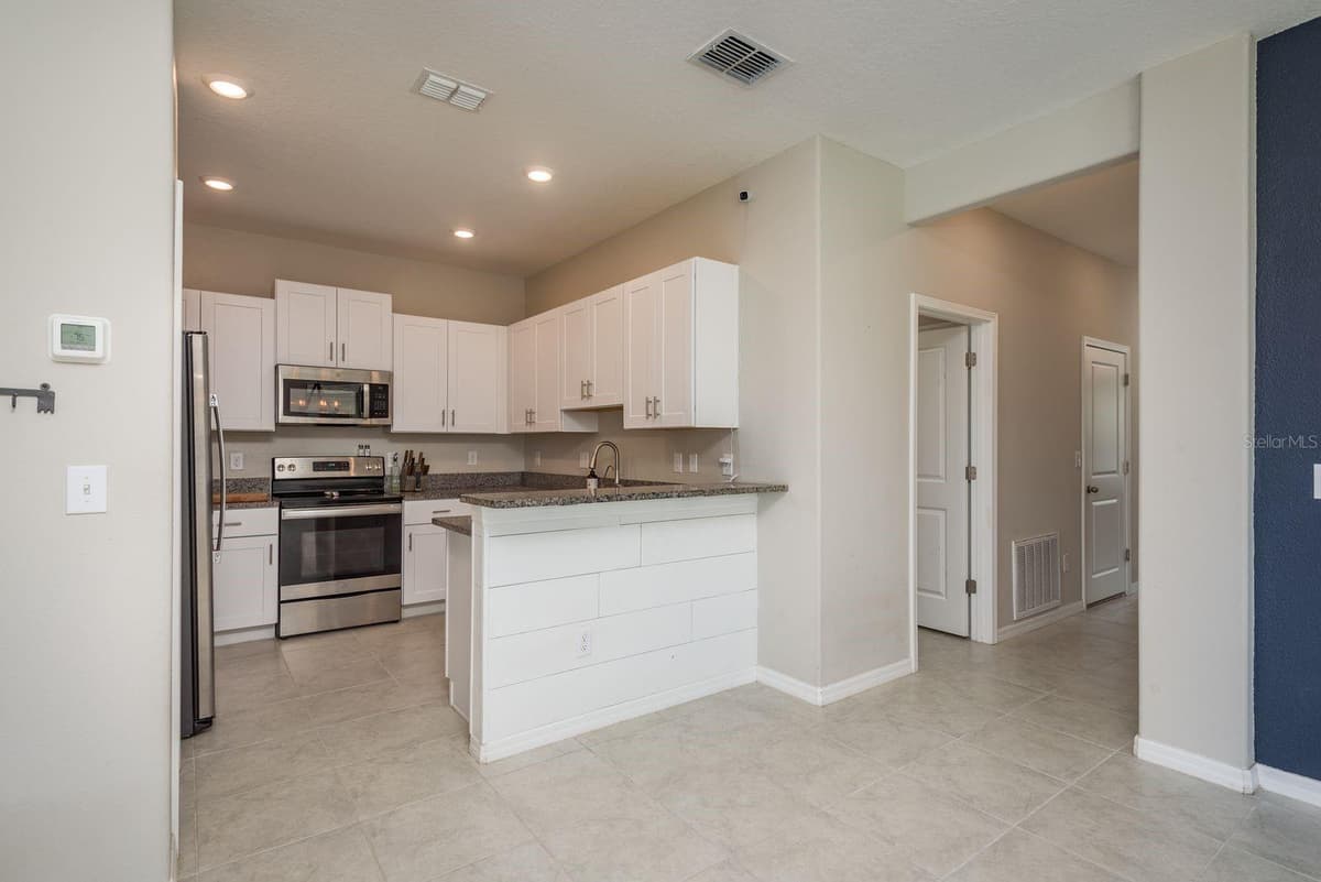 13387 CREST LAKE DRIVE — photo 11 of 32