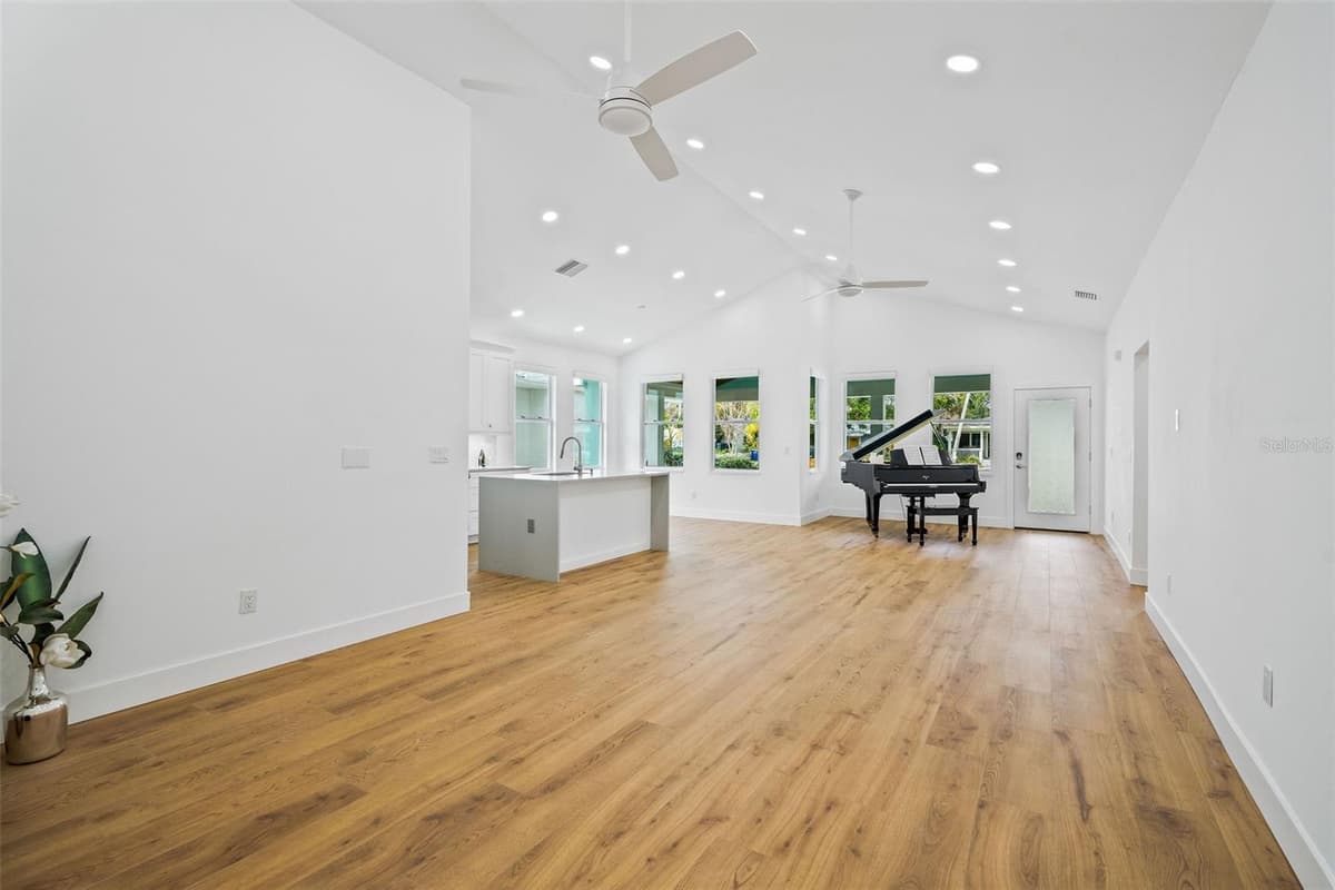 1061 SEDEEVA STREET — photo 7 of 16