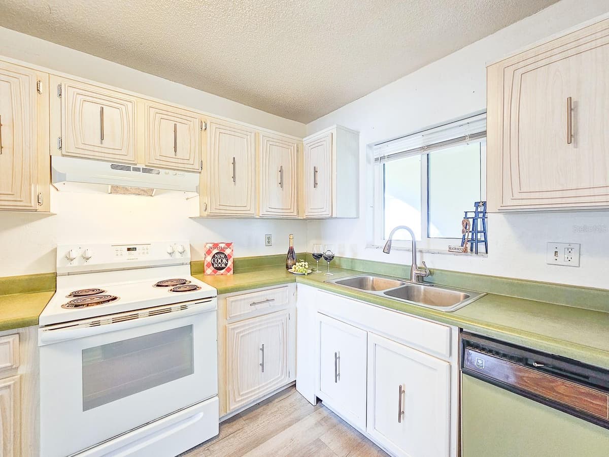 3606 PENINSULA DRIVE — photo 7 of 69