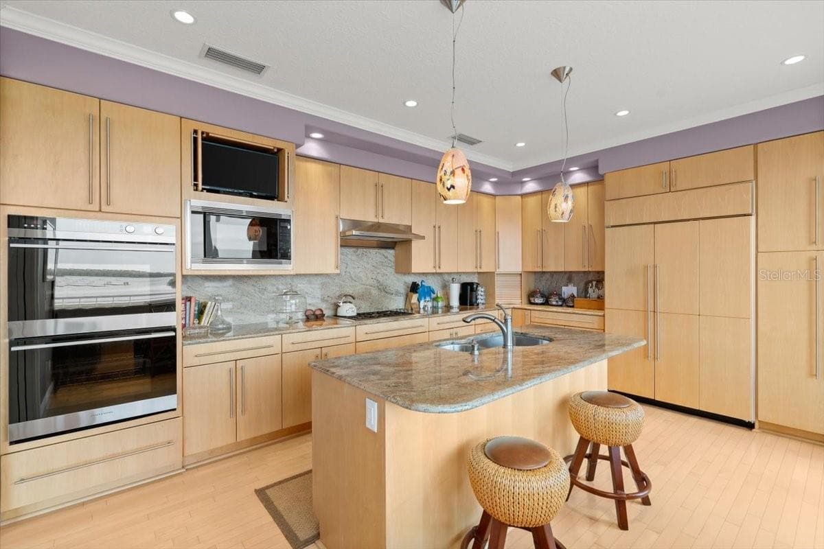 2806 BAY VISTA COURT — photo 10 of 91