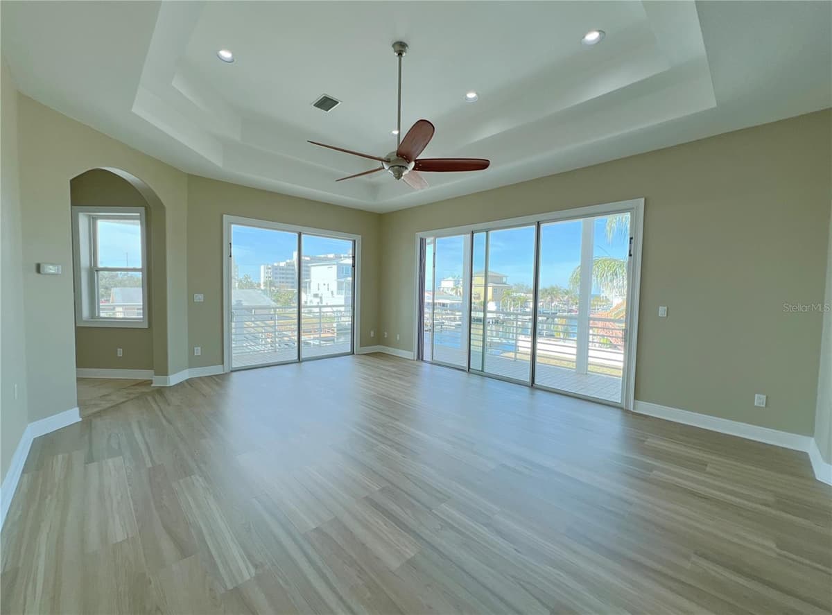 13737 VICTOR AVENUE — photo 13 of 84