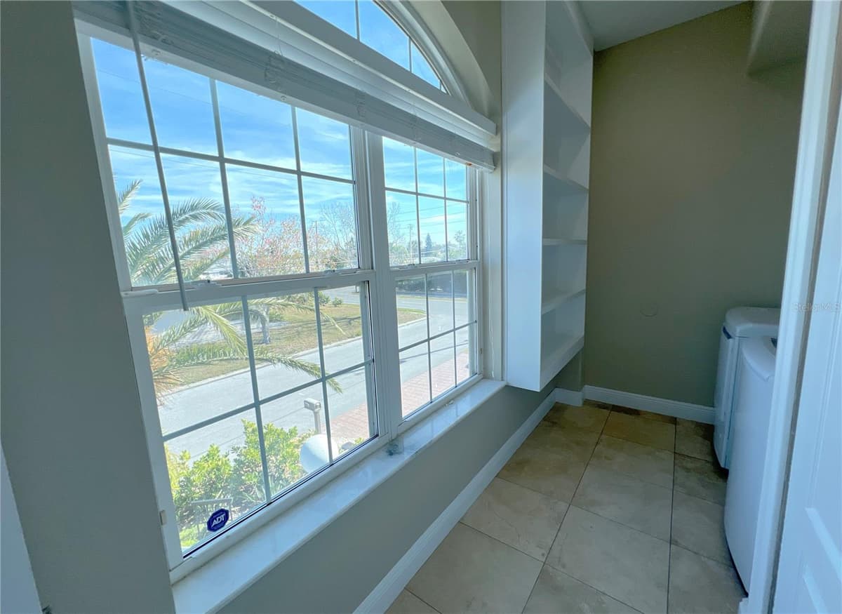 13737 VICTOR AVENUE — photo 63 of 84