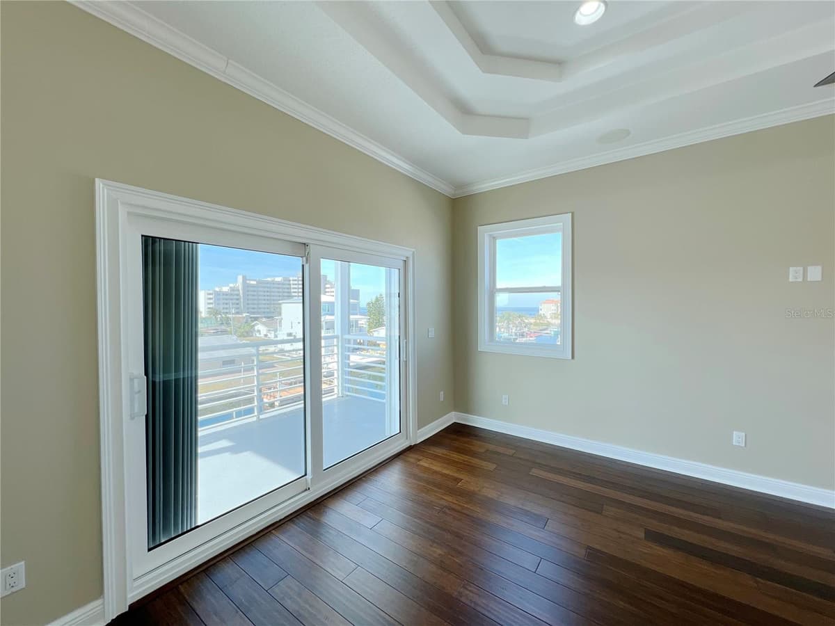 13737 VICTOR AVENUE — photo 48 of 84