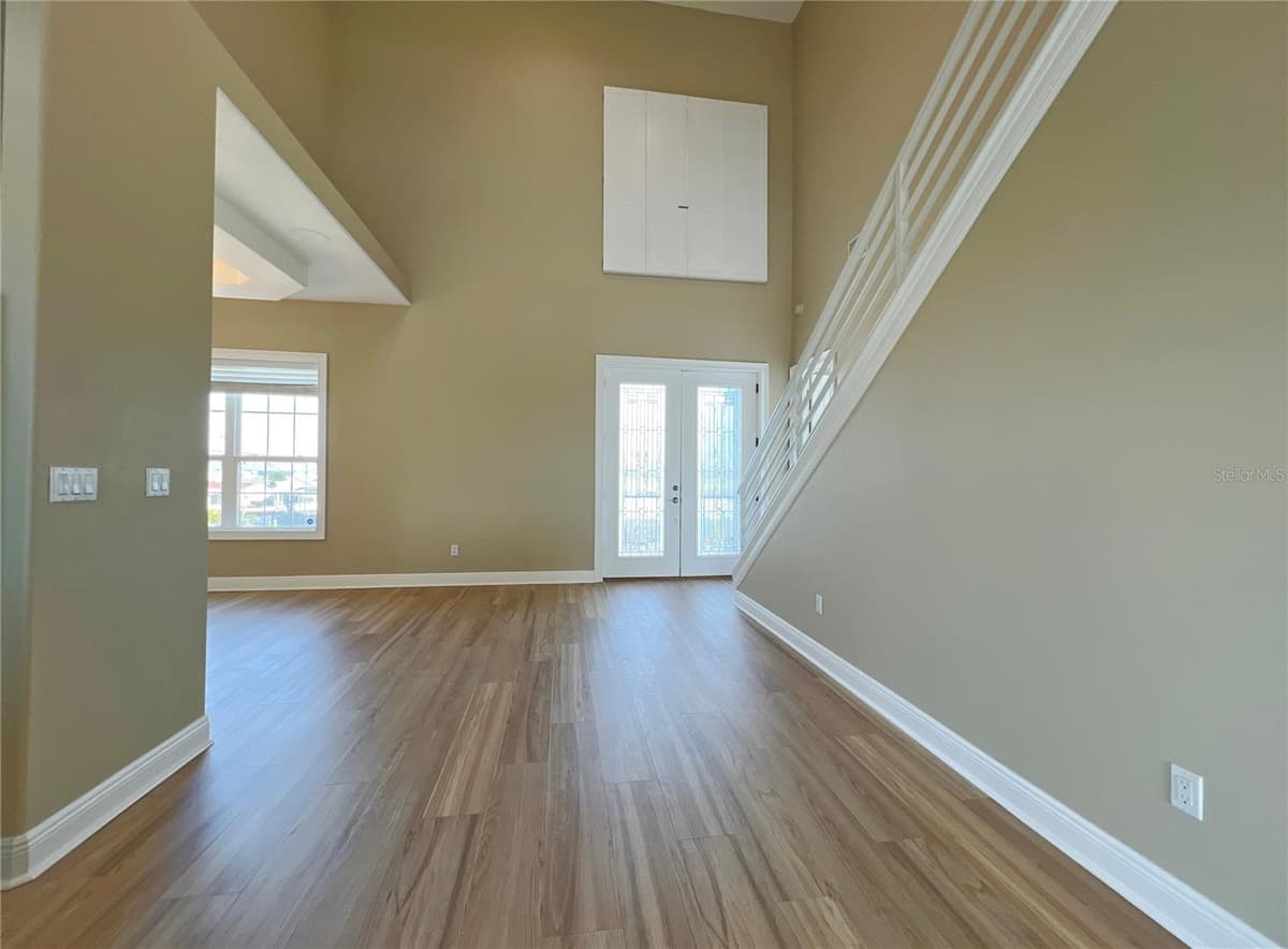 13737 VICTOR AVENUE — photo 8 of 84