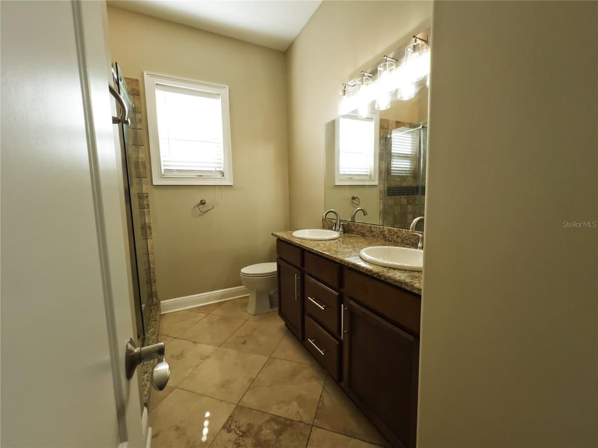 13737 VICTOR AVENUE — photo 34 of 84