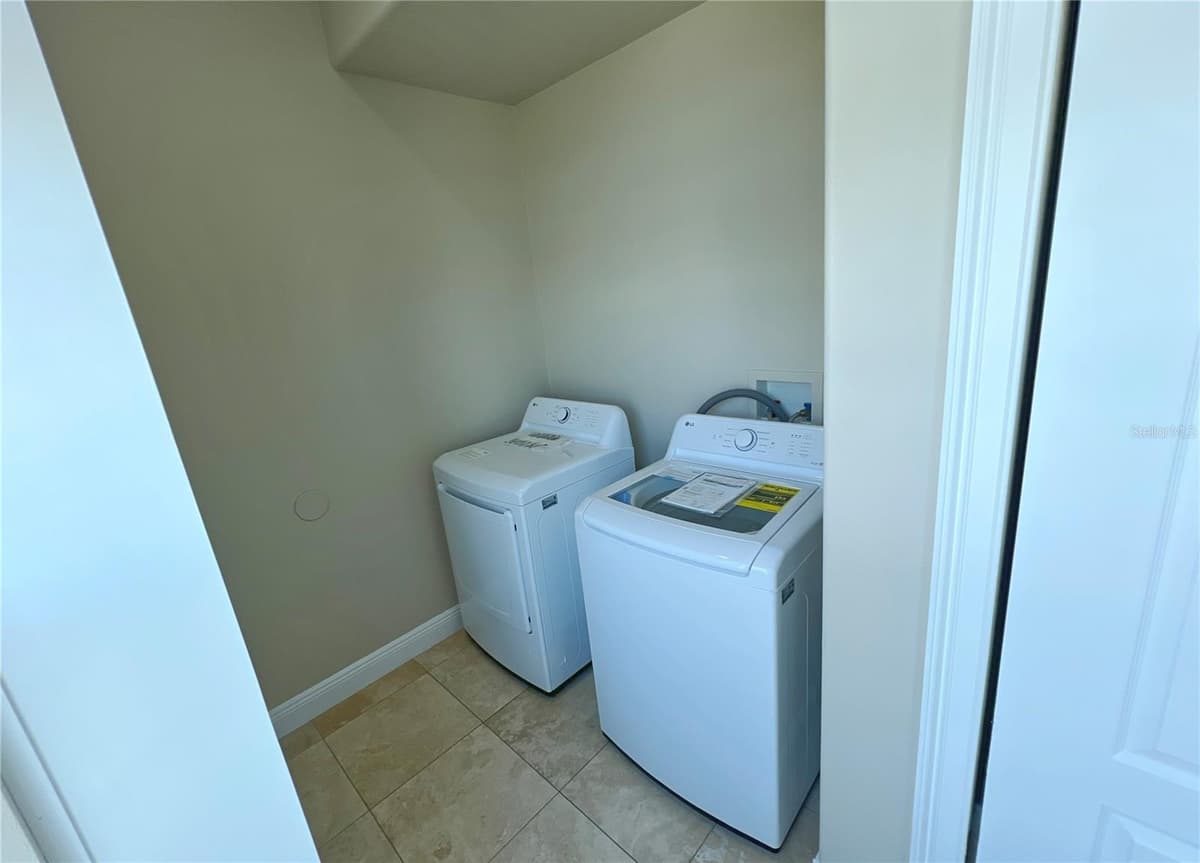 13737 VICTOR AVENUE — photo 64 of 84