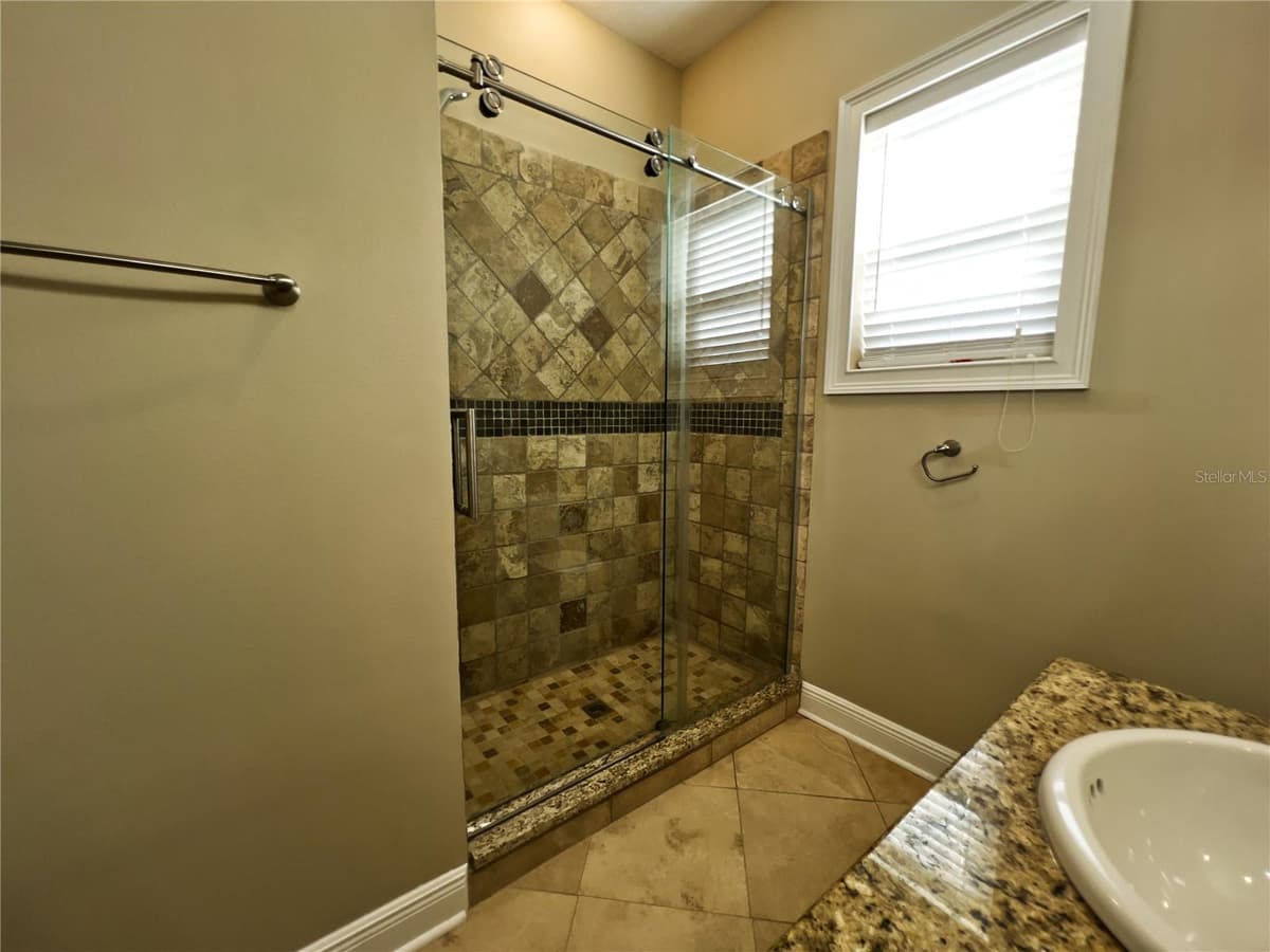 13737 VICTOR AVENUE — photo 36 of 84