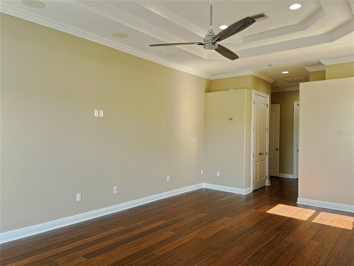 13737 VICTOR AVENUE — photo 35 of 84