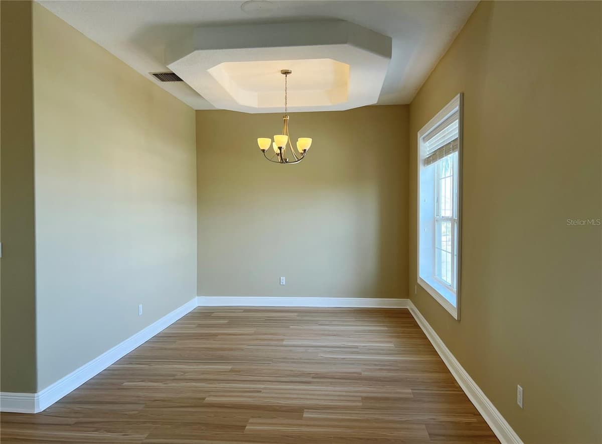 13737 VICTOR AVENUE — photo 5 of 84
