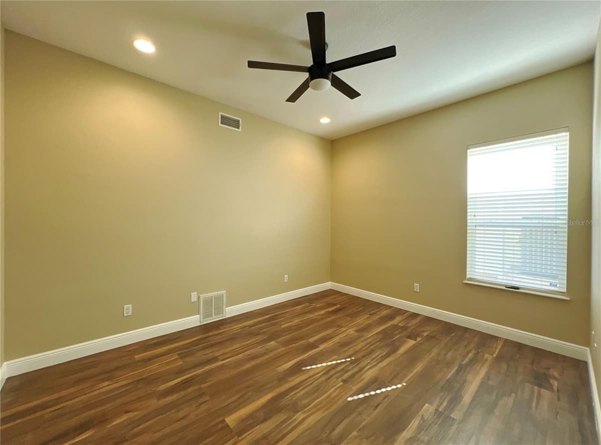 13737 VICTOR AVENUE — photo 27 of 84
