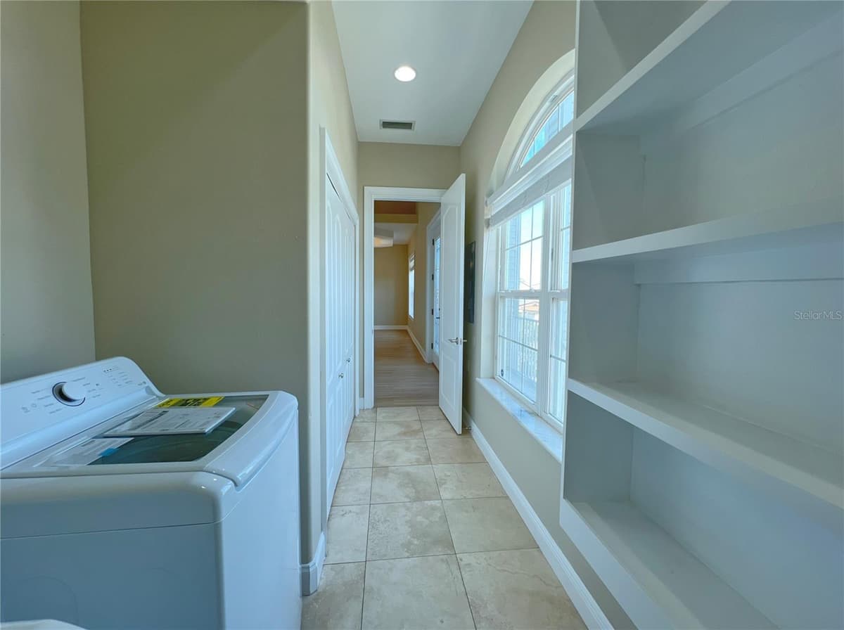 13737 VICTOR AVENUE — photo 65 of 84