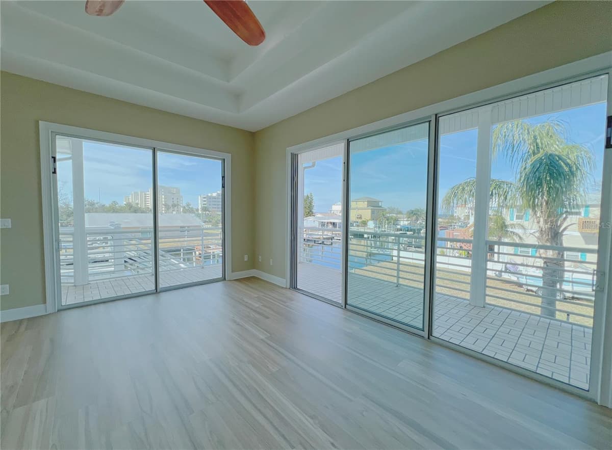 13737 VICTOR AVENUE — photo 10 of 84