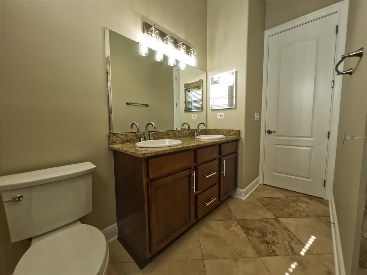 13737 VICTOR AVENUE — photo 37 of 84