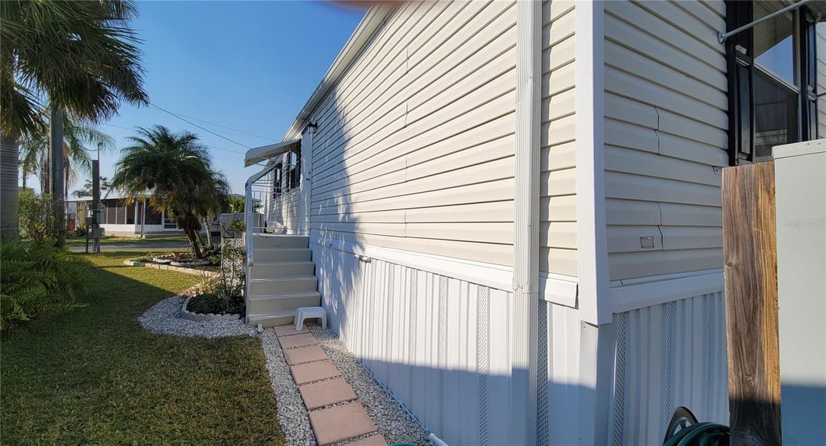 126 LAZY LAGOON DRIVE — photo 3 of 36
