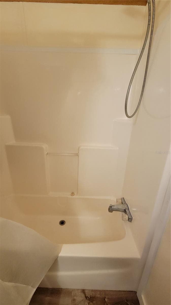 126 LAZY LAGOON DRIVE — photo 16 of 36