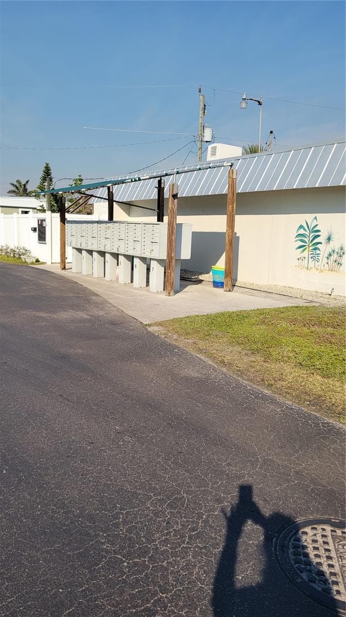 126 LAZY LAGOON DRIVE — photo 33 of 36