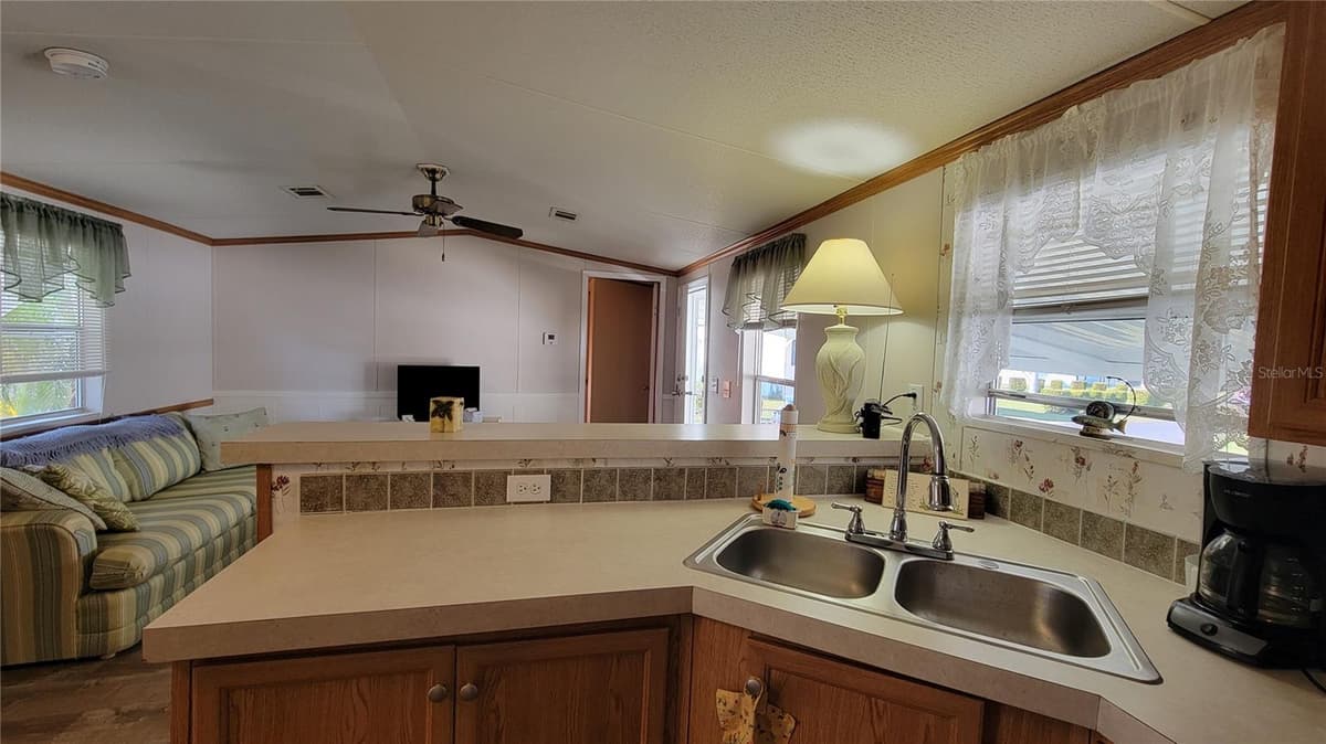 126 LAZY LAGOON DRIVE — photo 12 of 36