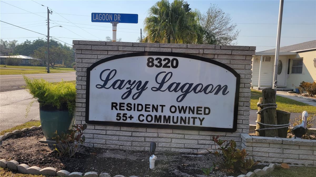 126 LAZY LAGOON DRIVE — photo 35 of 36