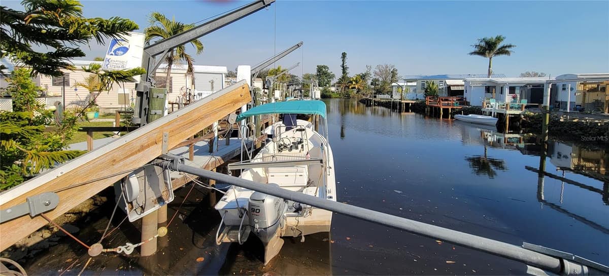 126 LAZY LAGOON DRIVE — photo 4 of 36