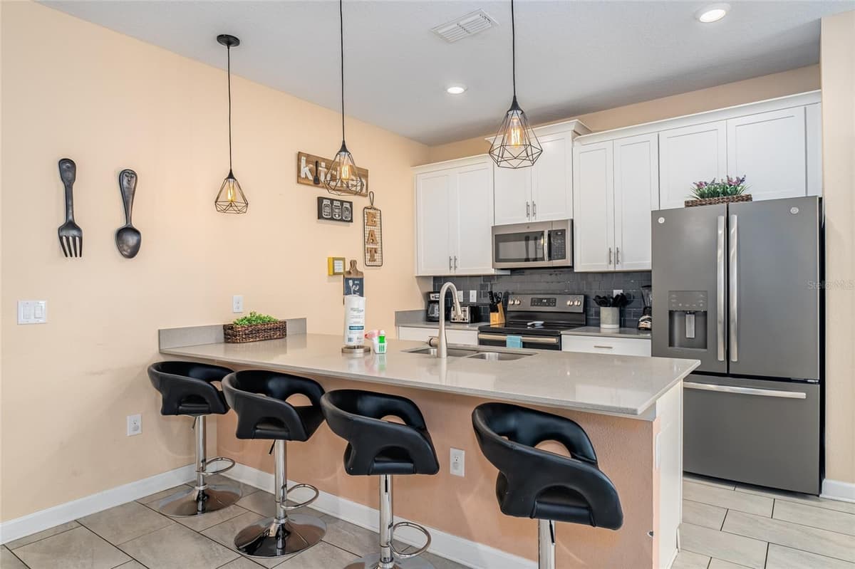 4800 MEMORIES LANE — photo 4 of 23