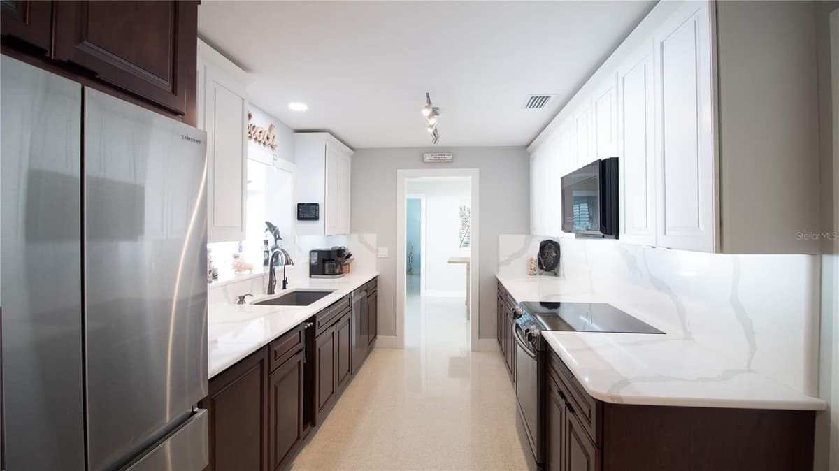 4523 CLEARWATER HARBOR DRIVE — photo 15 of 46