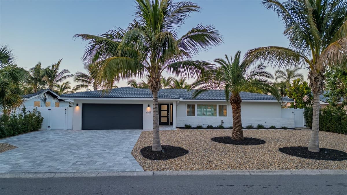 4523 CLEARWATER HARBOR DRIVE — photo 2 of 46