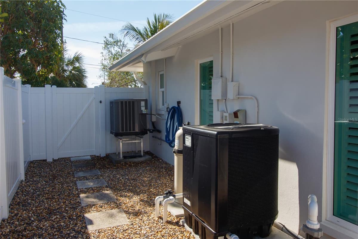 4523 CLEARWATER HARBOR DRIVE — photo 38 of 46