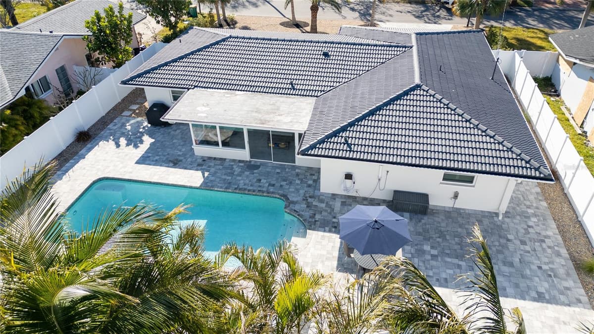 4523 CLEARWATER HARBOR DRIVE — photo 11 of 46
