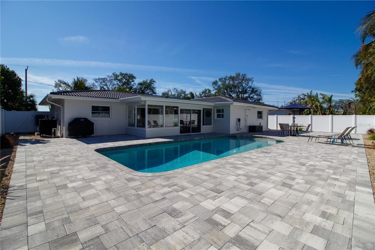 4523 CLEARWATER HARBOR DRIVE — photo 31 of 46