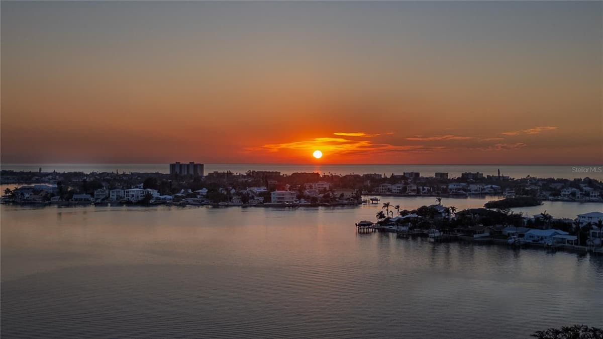 4523 CLEARWATER HARBOR DRIVE — photo 43 of 46