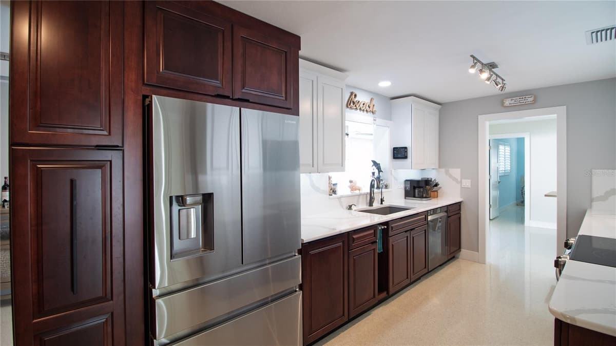 4523 CLEARWATER HARBOR DRIVE — photo 13 of 46