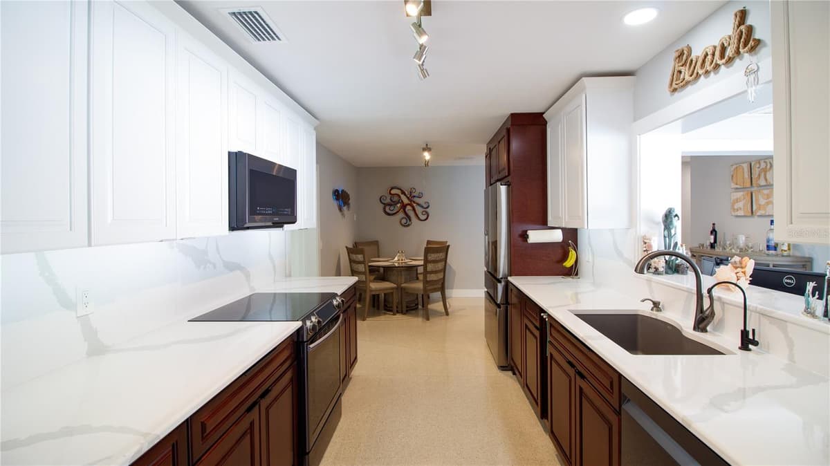 4523 CLEARWATER HARBOR DRIVE — photo 14 of 46